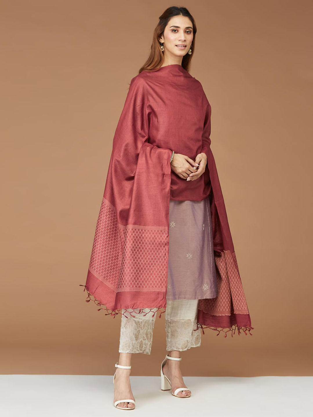 

Fabindia Geometric Woven Design Dupatta, Maroon