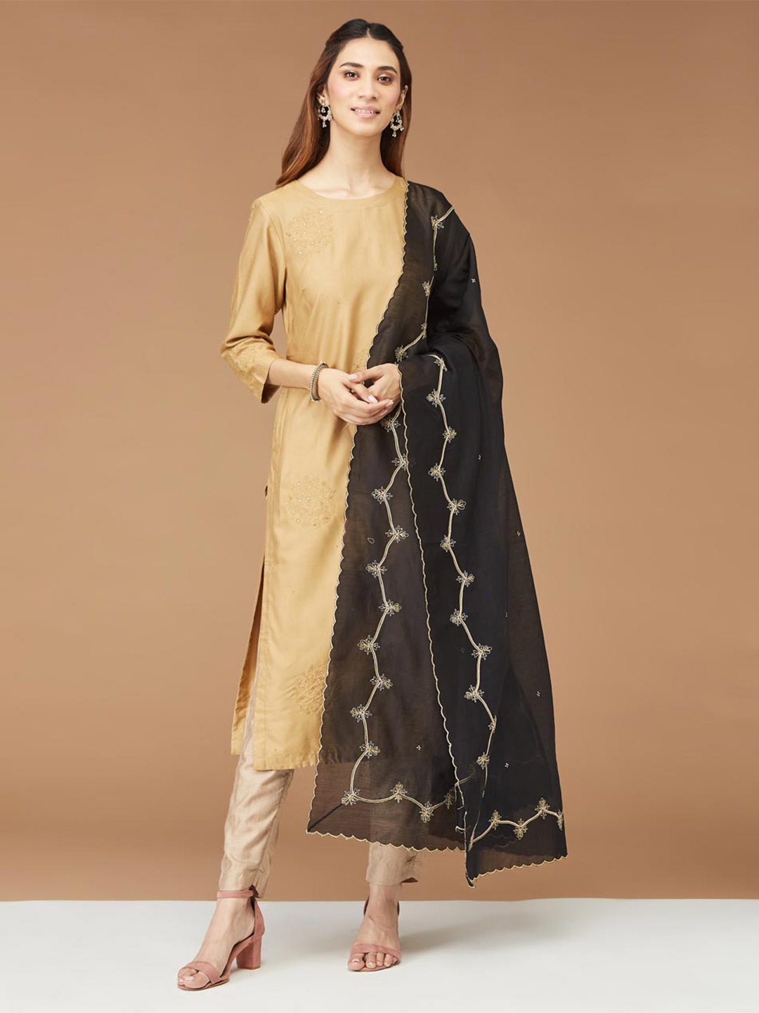 

Fabindia Ethnic Motifs Embroidered Dupatta with Thread Work, Black
