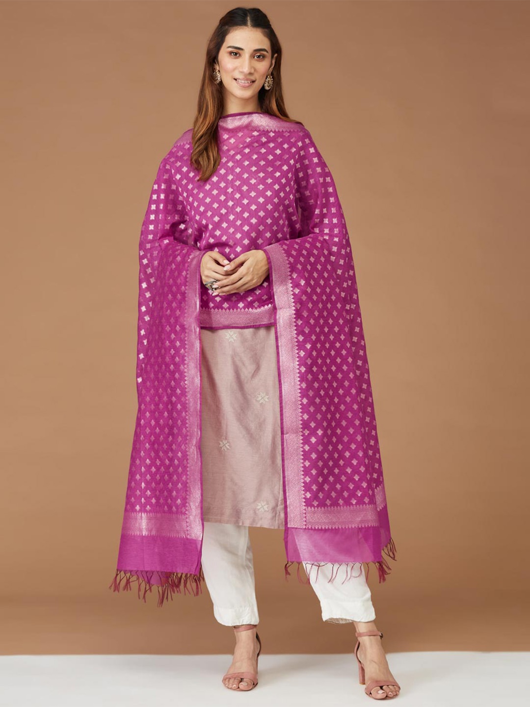 

Fabindia Ethnic Motifs Woven Designed Dupatta With Zari, Magenta