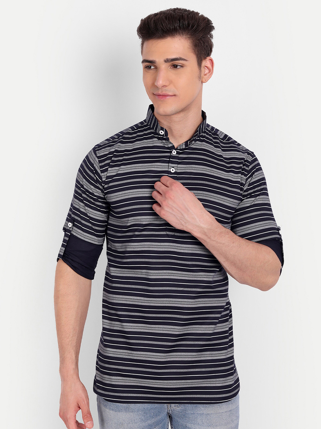 

Vida Loca Striped Pure Cotton Mandarin Collar Kurta, Navy blue