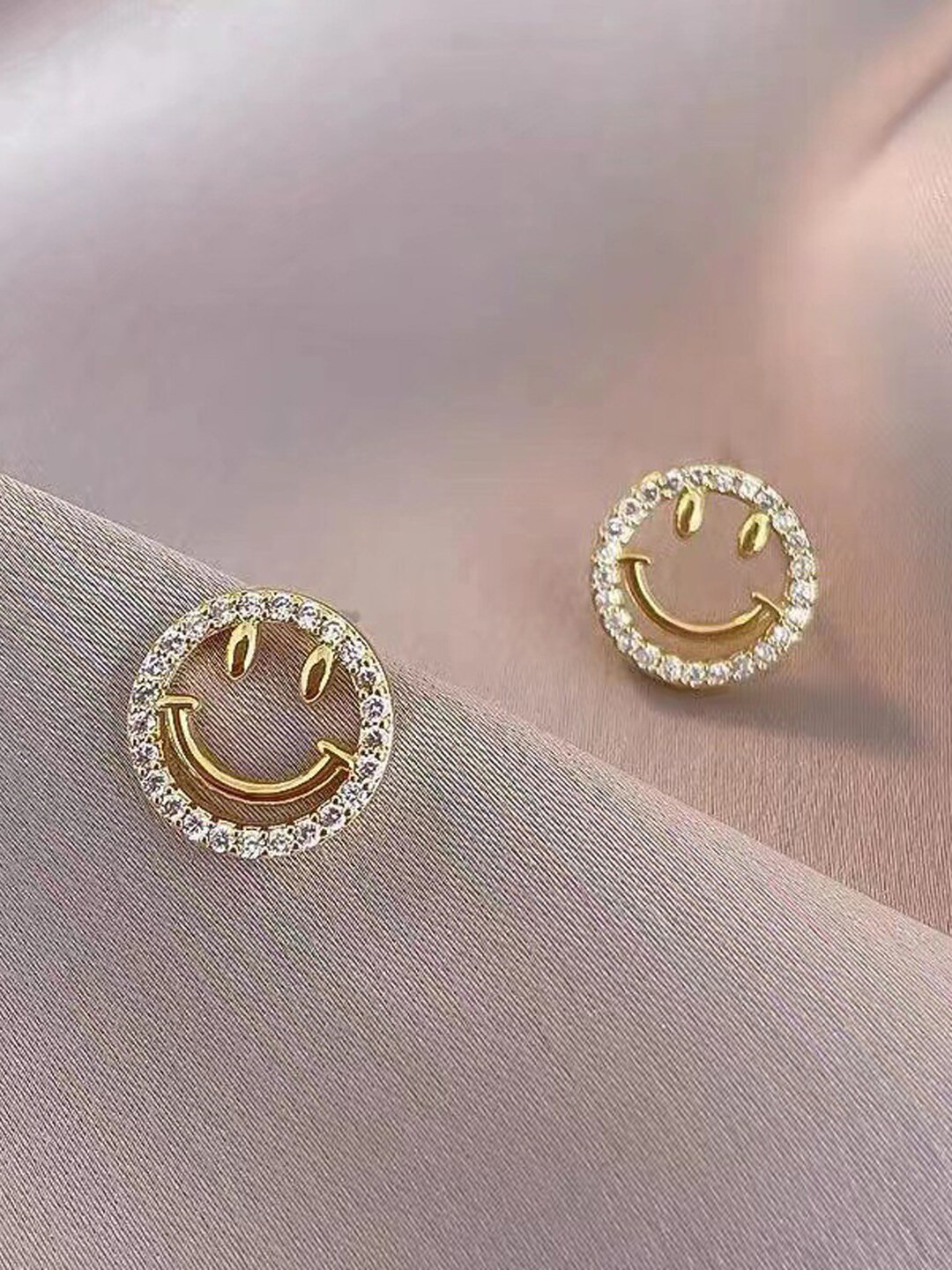 

FIMBUL Gold-Plated Cubic Zirconia-Studded Circular Studs Earrings