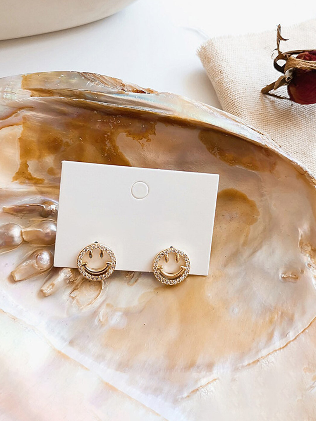 

FIMBUL Gold-Plated Circular Studs Earrings