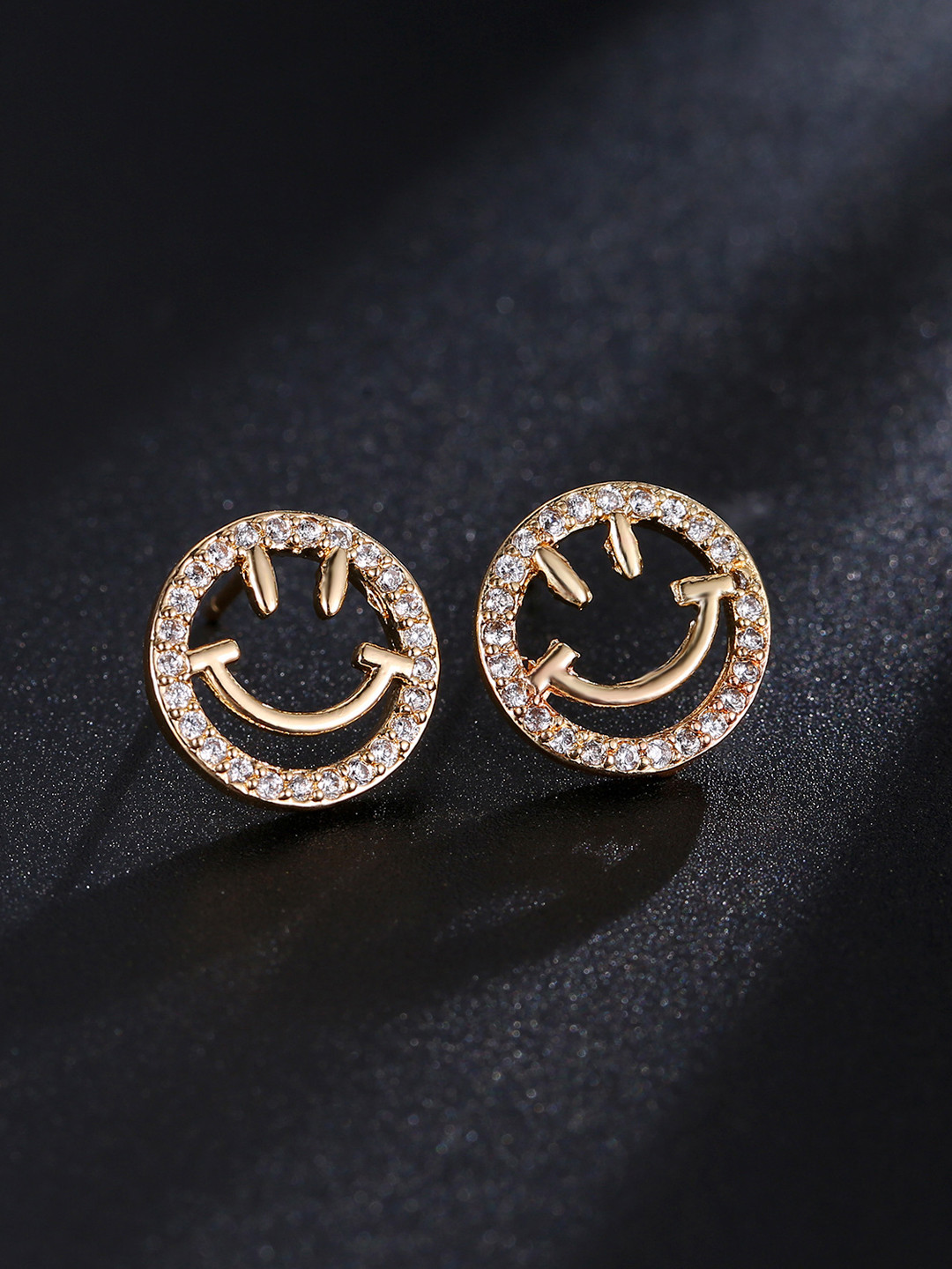 

FIMBUL Gold-Plated Circular Studs Earrings