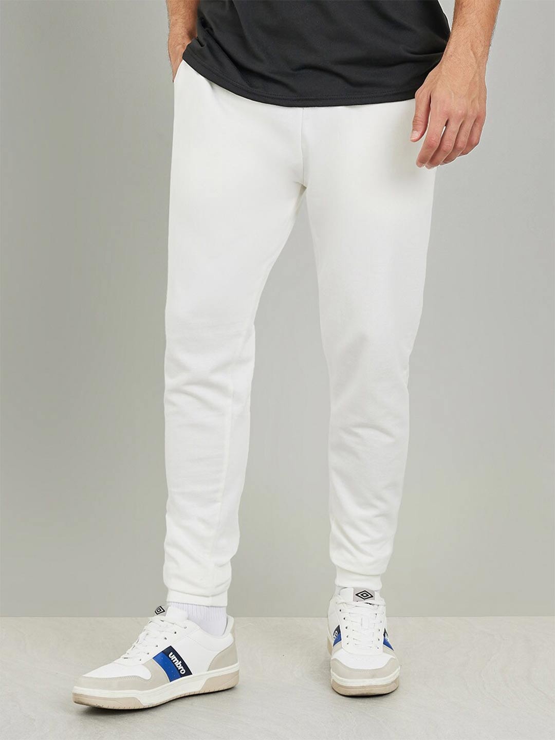 

Styli Men Slim Fit Mid-Rise Jogger, Cream