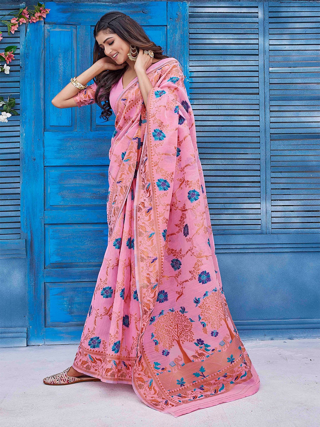 

Ariya Prints Floral Woven Design Zari Pure Linen Kanjeevaram Saree, Pink