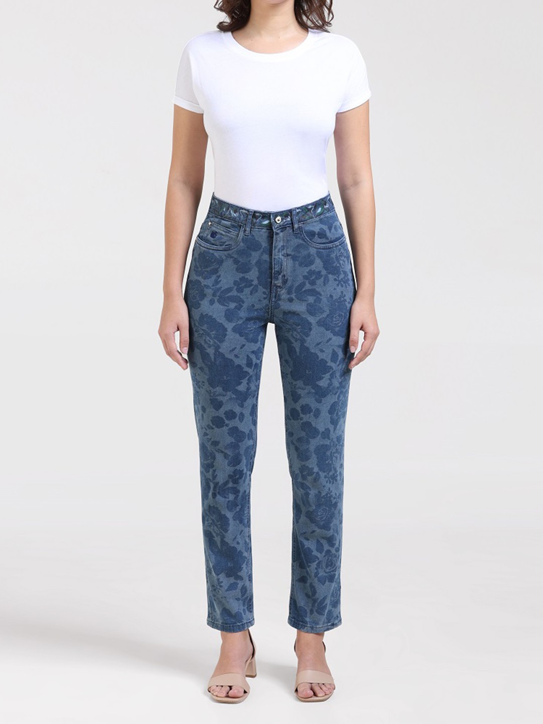 

Gloria Vanderbilt Women Classic Tapered Fit High Rise Heavy Fade Stretchable Jeans, Blue