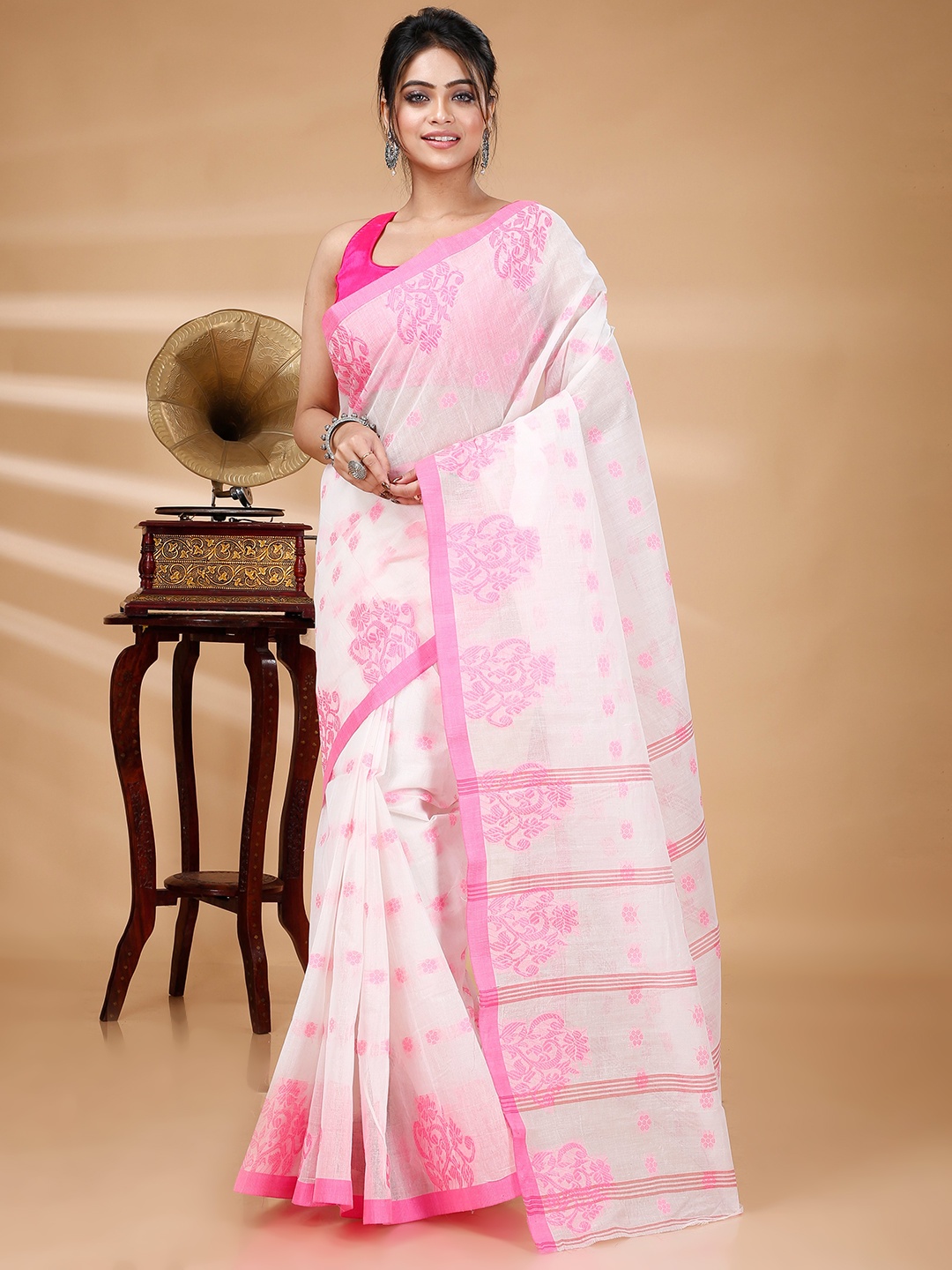 

DipDiya Ethnic Motifs Woven Design Pure Cotton Taant Saree, White