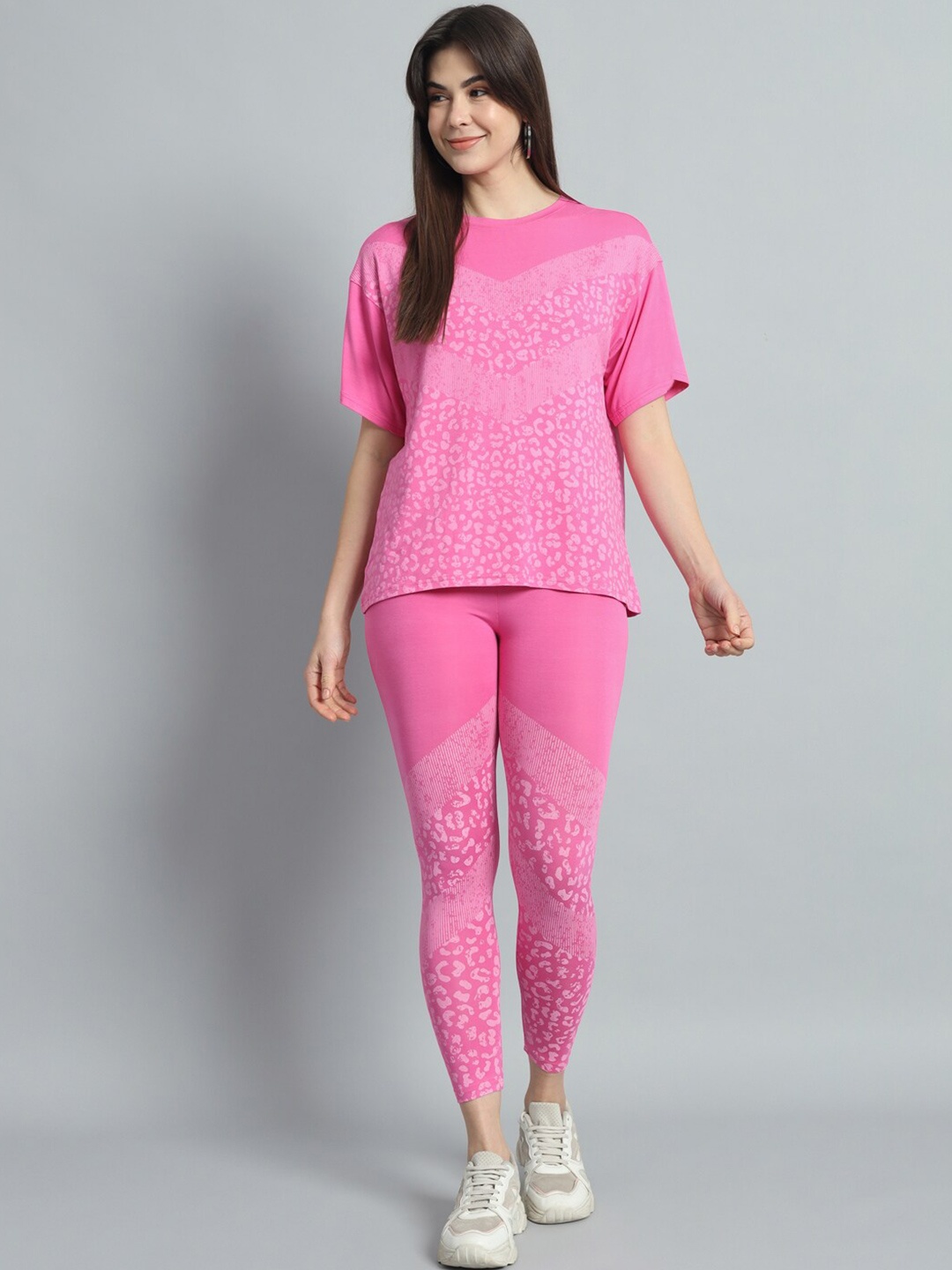 

NEWD Abstract Printed Round Neck Short Sleeves T-shirt & Leggings, Pink