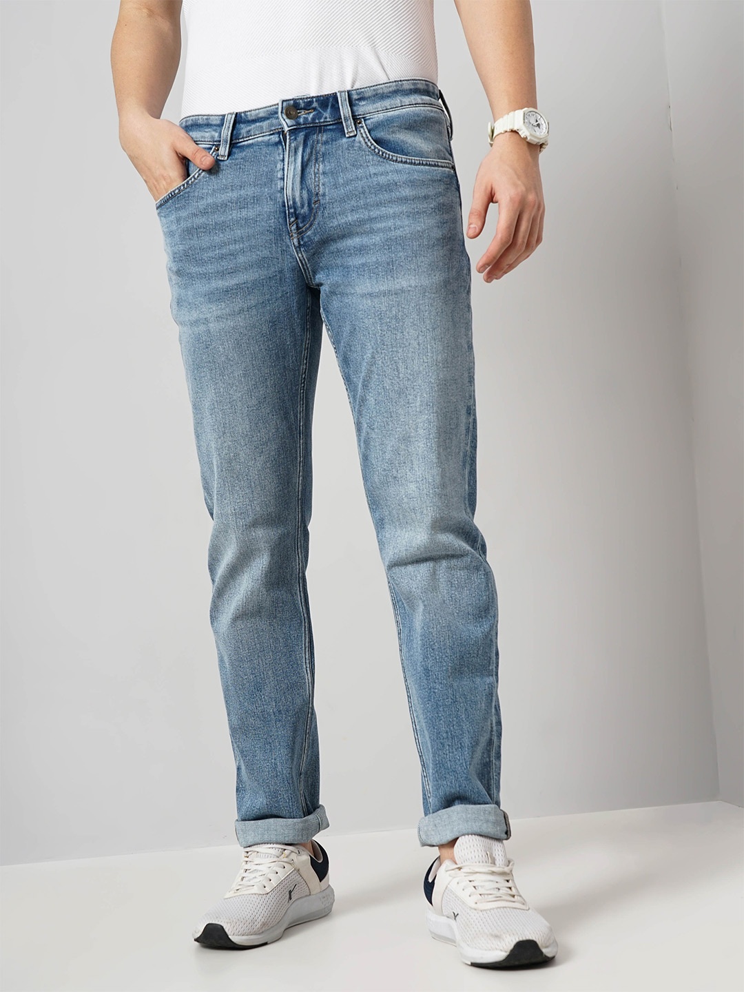 

Celio Men Straight Fit Mid-Rise Light Fade Clean Look Cotton Jeans, Blue