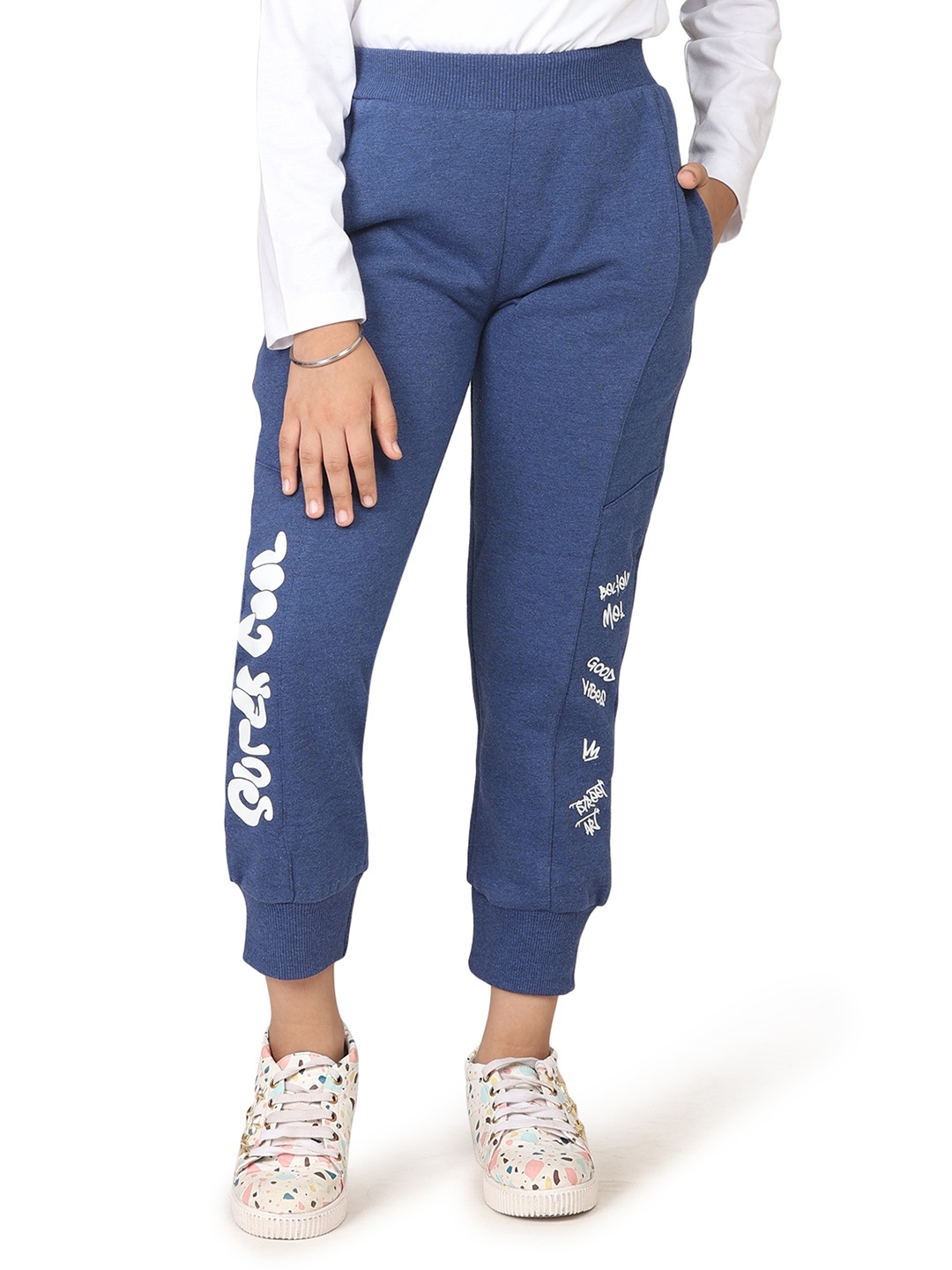 

PAMPOLINA Girls Typography Printed Mid-Rise Fleece Joggers, Blue