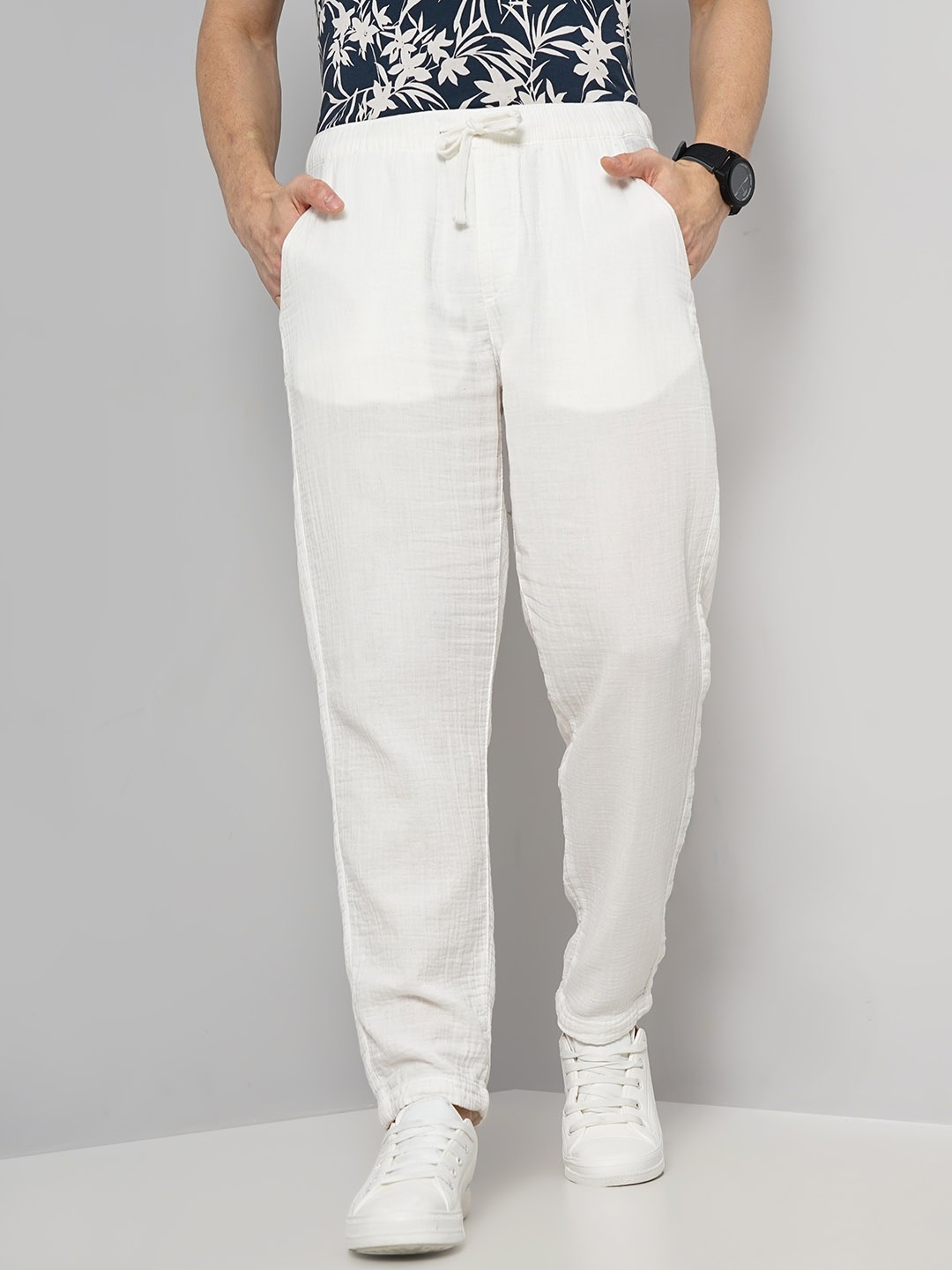 

Celio Men Slim Fit Mid-Rise Cotton Trousers, White