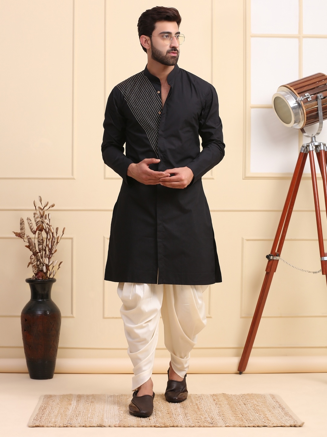 

MIDAV Mandarin Collar Beads and Stones Detail Cotton Straight Kurta, Black