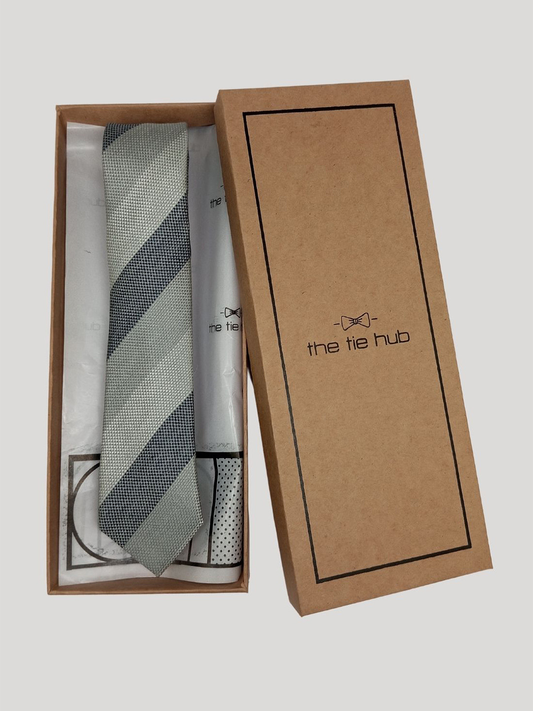 

The Tie Hub Men Striped Silk Broad Tie, Grey