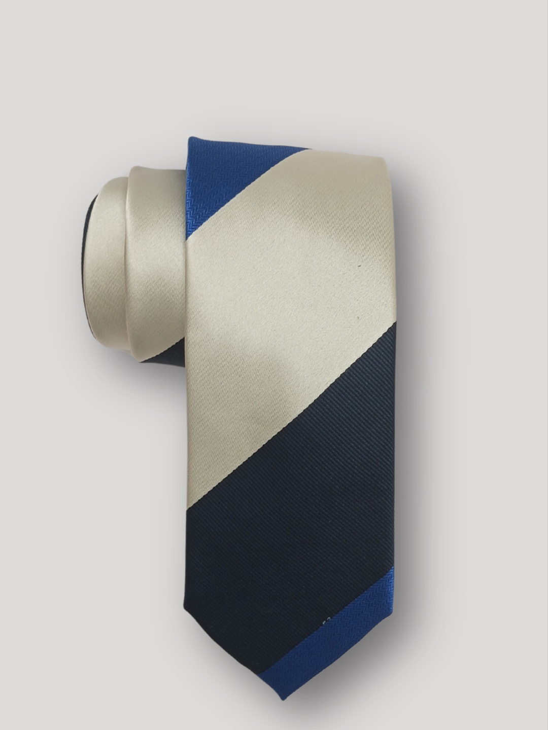 

The Tie Hub Men Striped Broad Silk Tie, Blue