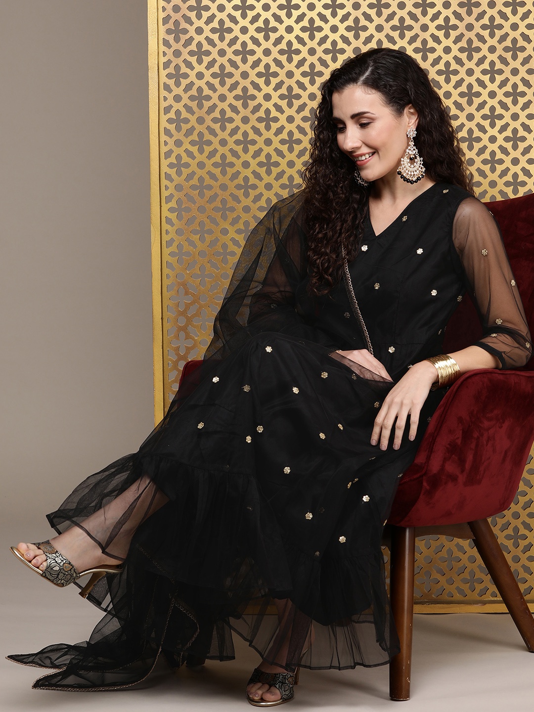 

House of Pataudi Women Floral Embroidered Regular Sequinned Kurta with Trousers & With Dupatta, Black