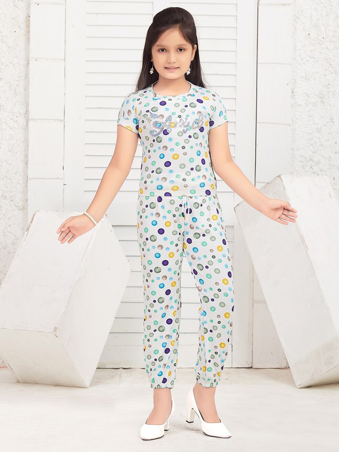 

Aarika Girls Printed Round Neck T-shirt with Trousers, White