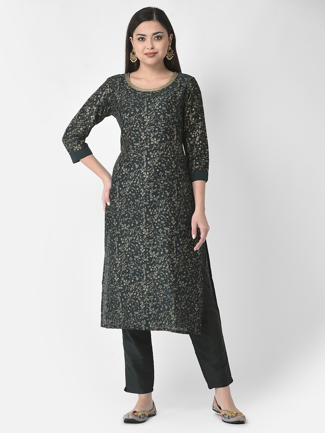

Span Floral Printed Sequinned Cotton Straight Kurta, Green