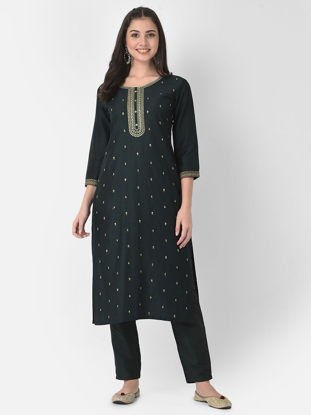 

Span Floral Embroidered Sequinned Silk Straight Kurta, Green