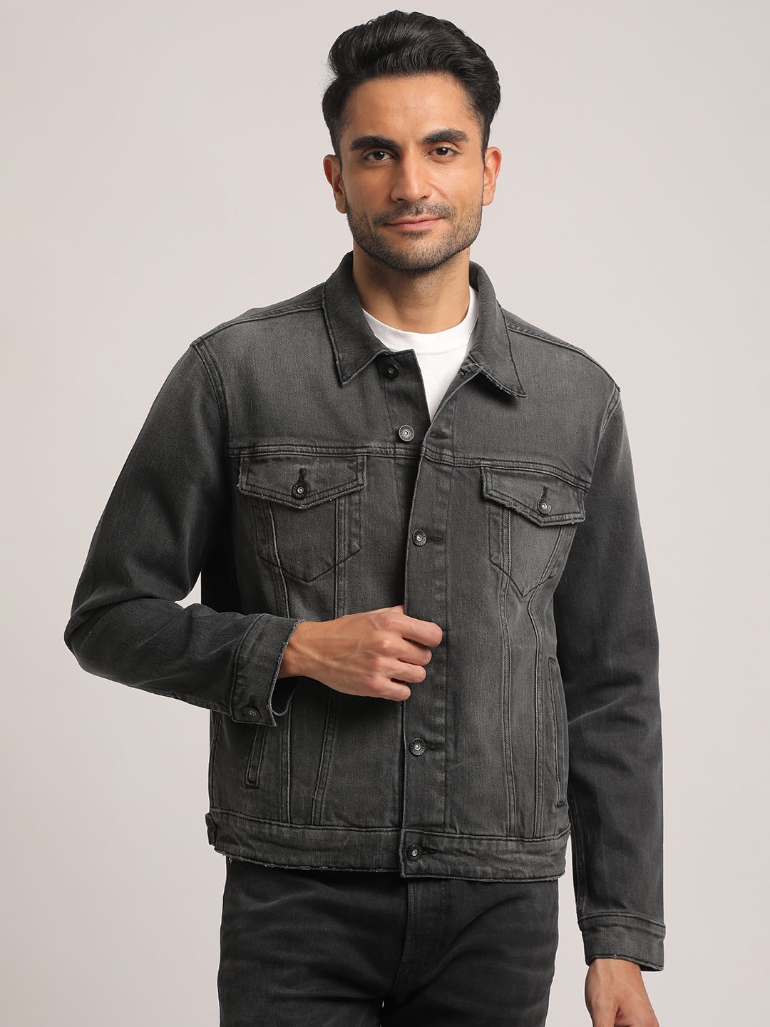 

EVERBLUE Men Black Washed Crop Denim Jacket