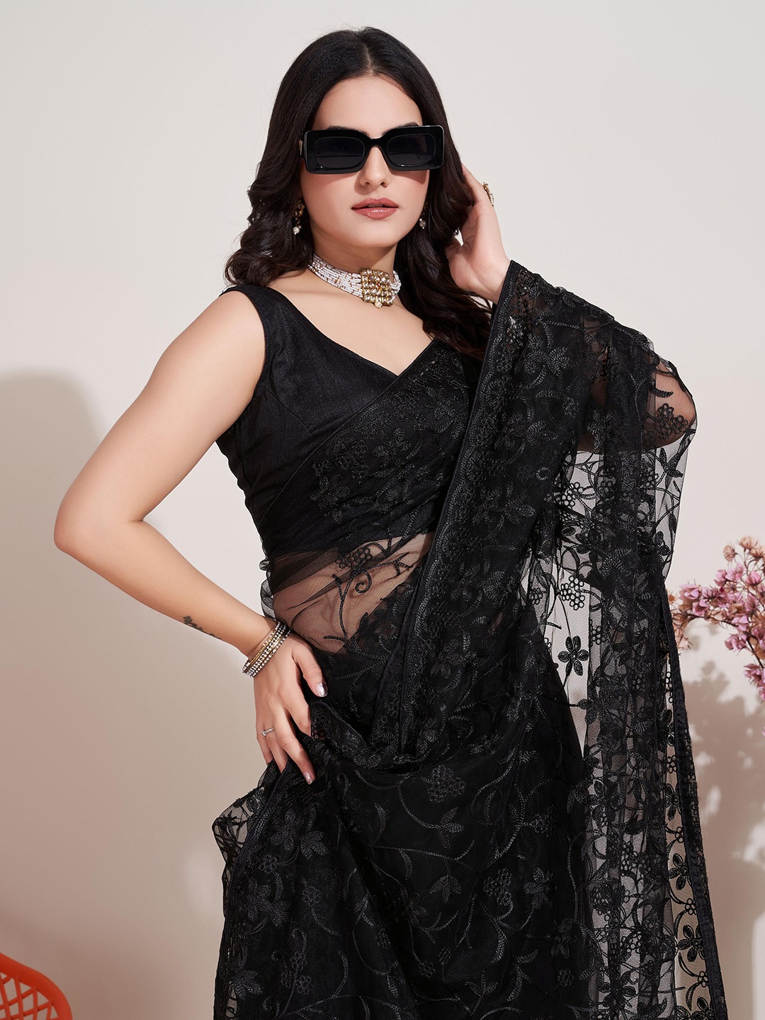 

HERE&NOW Floral Embroidered Net Saree, Black