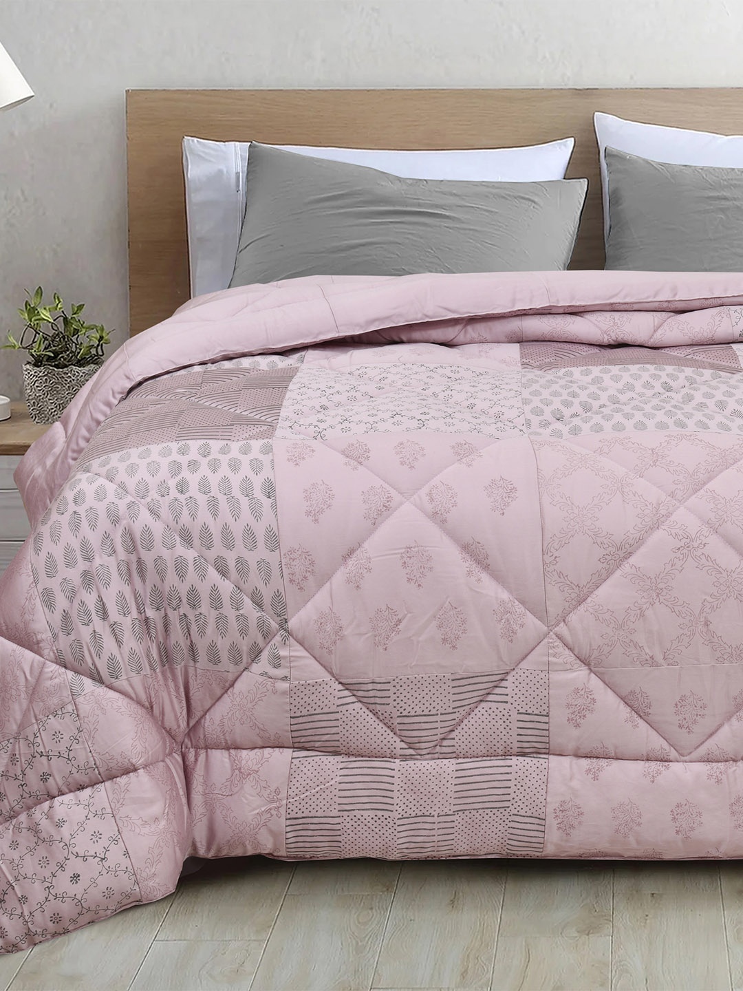 

LINENWALAS Happy Sleeping Mauve Floral Mild Winter 300 GSM Double Bed Comforter