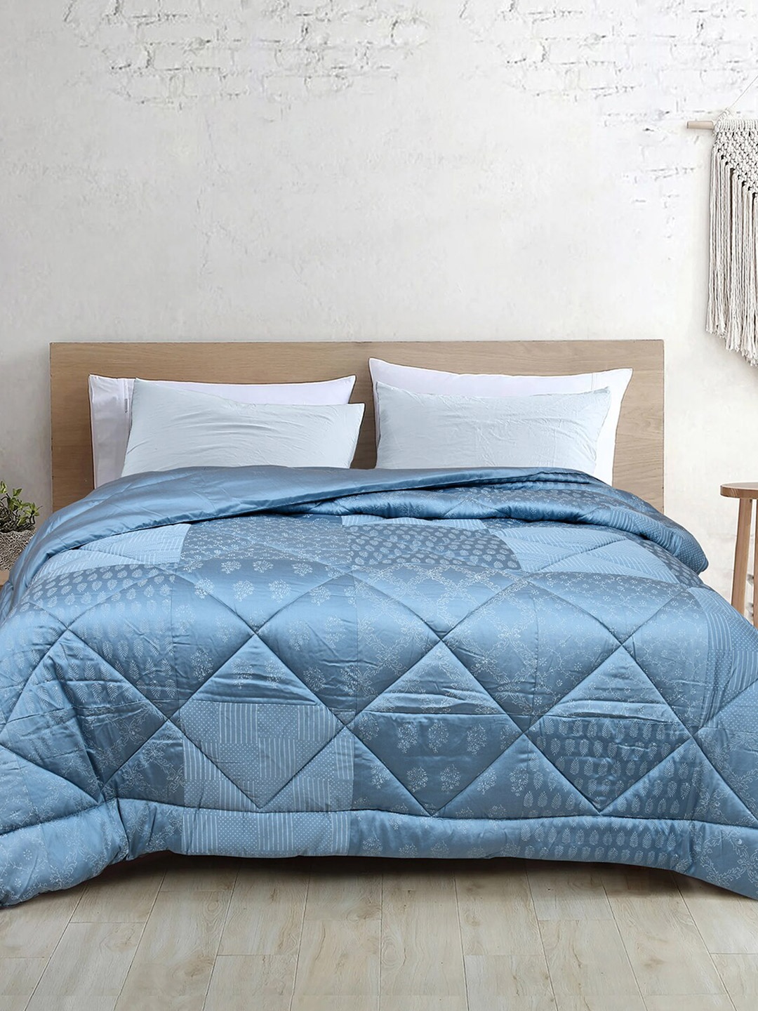 

LINENWALAS Happy Sleeping Blue Floral Mild Winter 300 GSM Single Bed Comforter