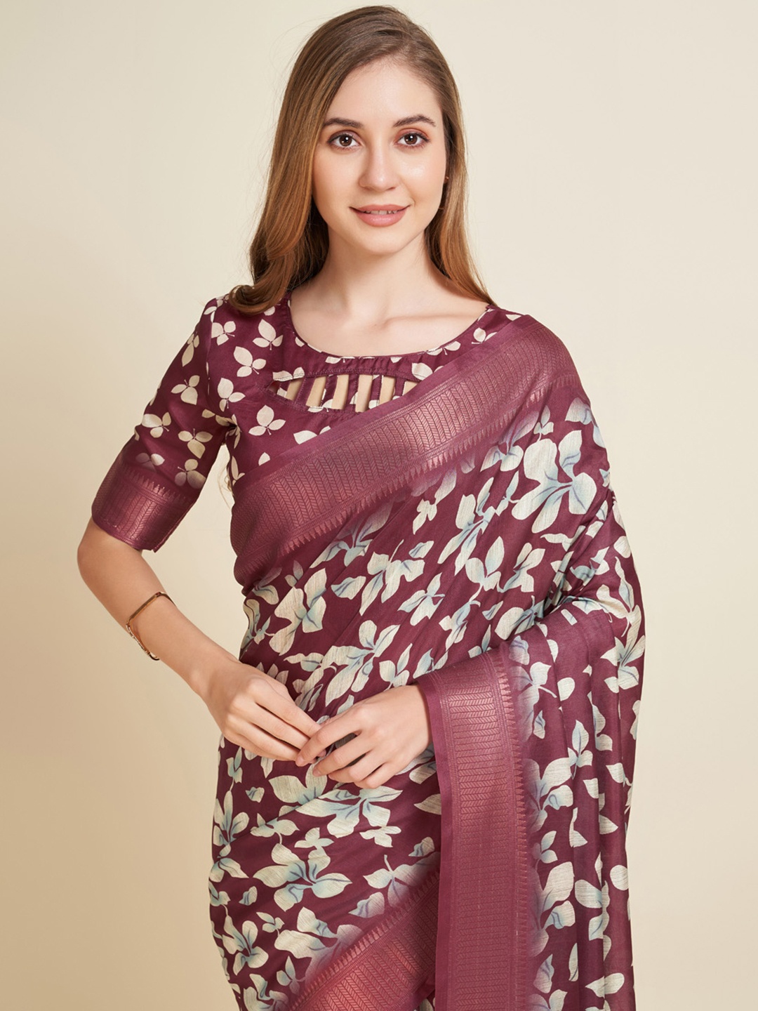 

Mitera Magenta & White Floral Printed Zari Block Print Saree