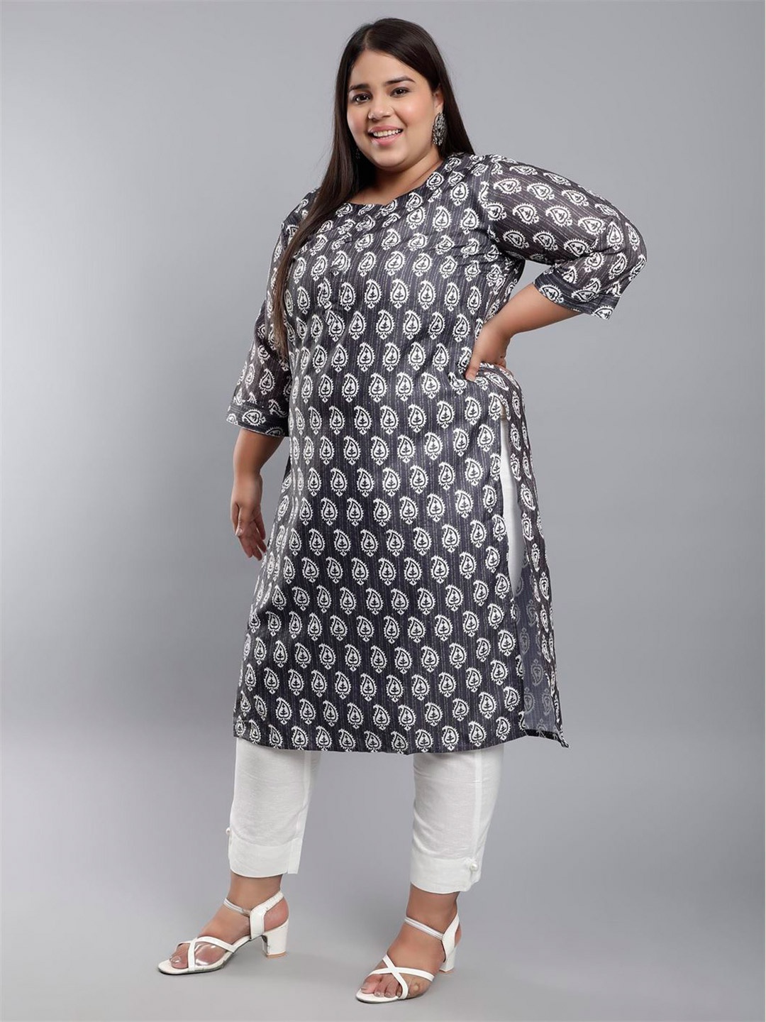 

Toodle Plus Size Ethnic Motifs Printed Straight Pure Cotton Kurta, Grey