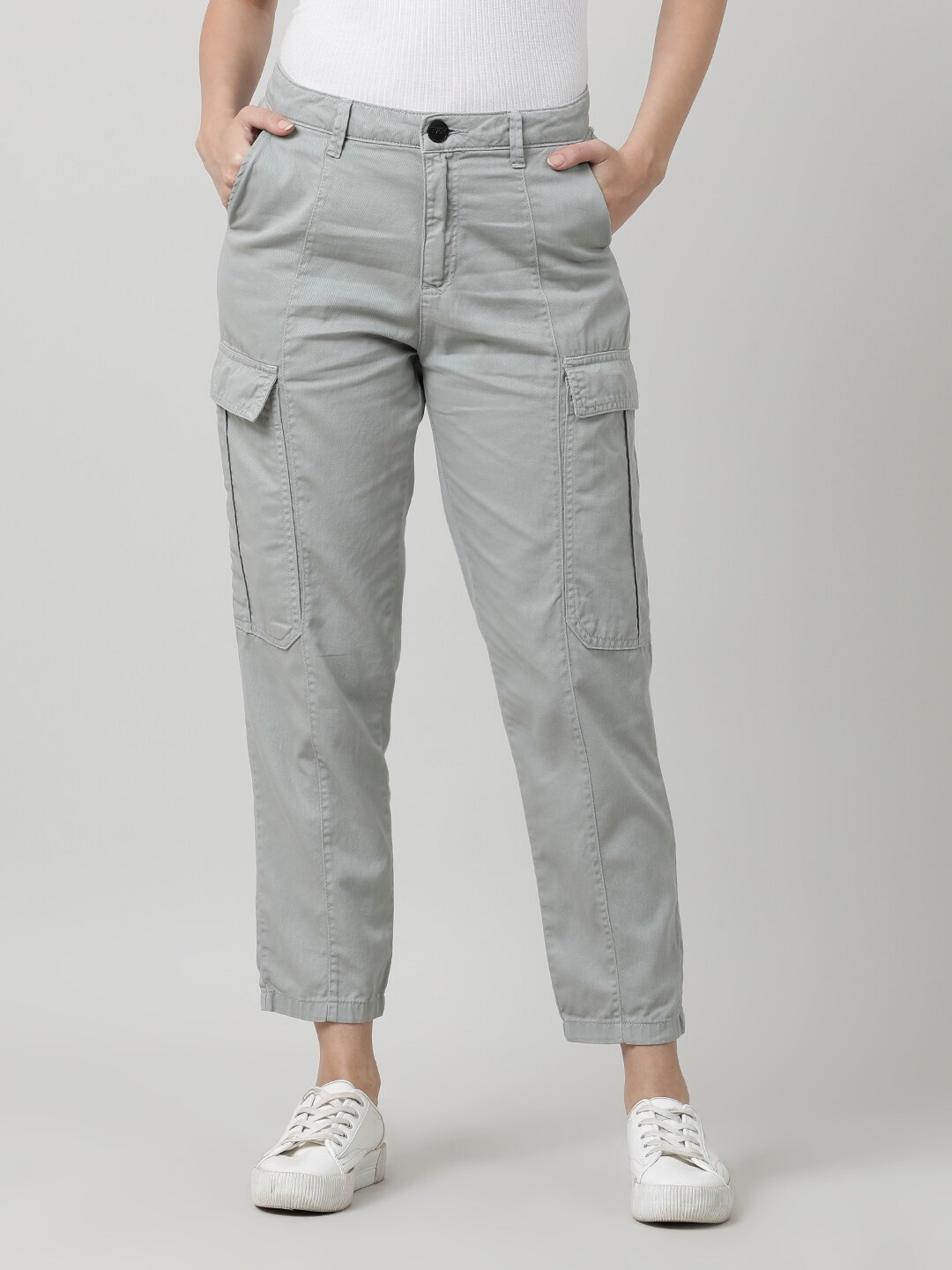 

IVOC Women Grey Mid-Rise Cotton Cargos Trousers