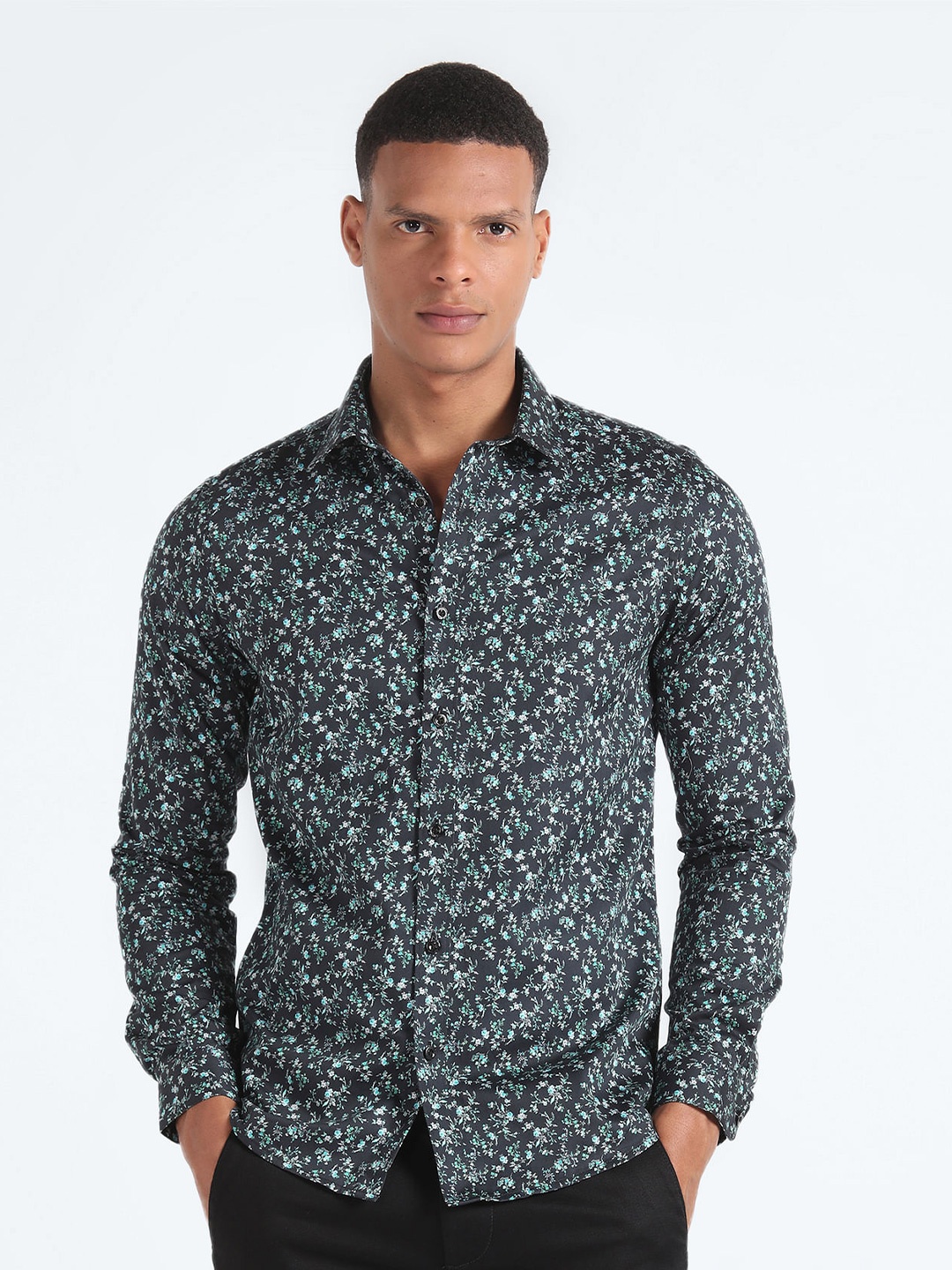 

Flying Machine Slim Fit Floral Printed Pure Cotton Casual Shirt, Black