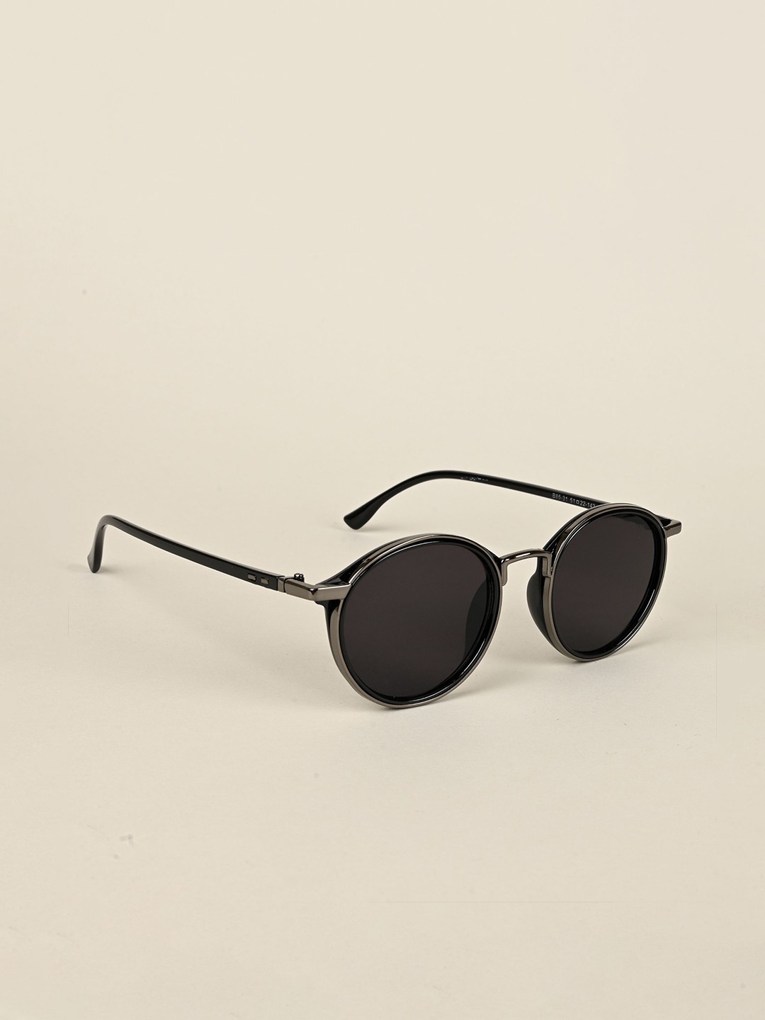 

Voyage Unisex Round Sunglasses with UV Protected Lens 8531MG5207, Black