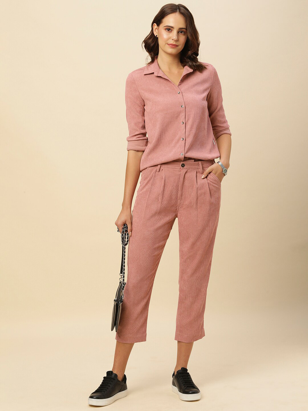 

Chemistry Long Sleeves Corduroy Shirt With Cropped Trousers, Pink