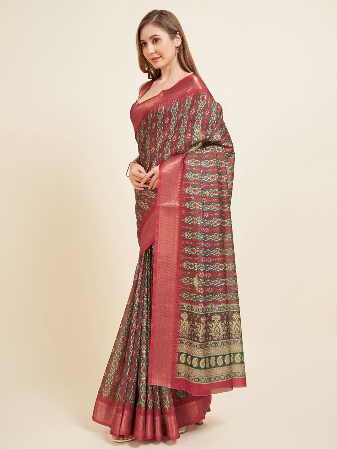 

WINKLECART Ethnic Motifs Printed Saree, Red