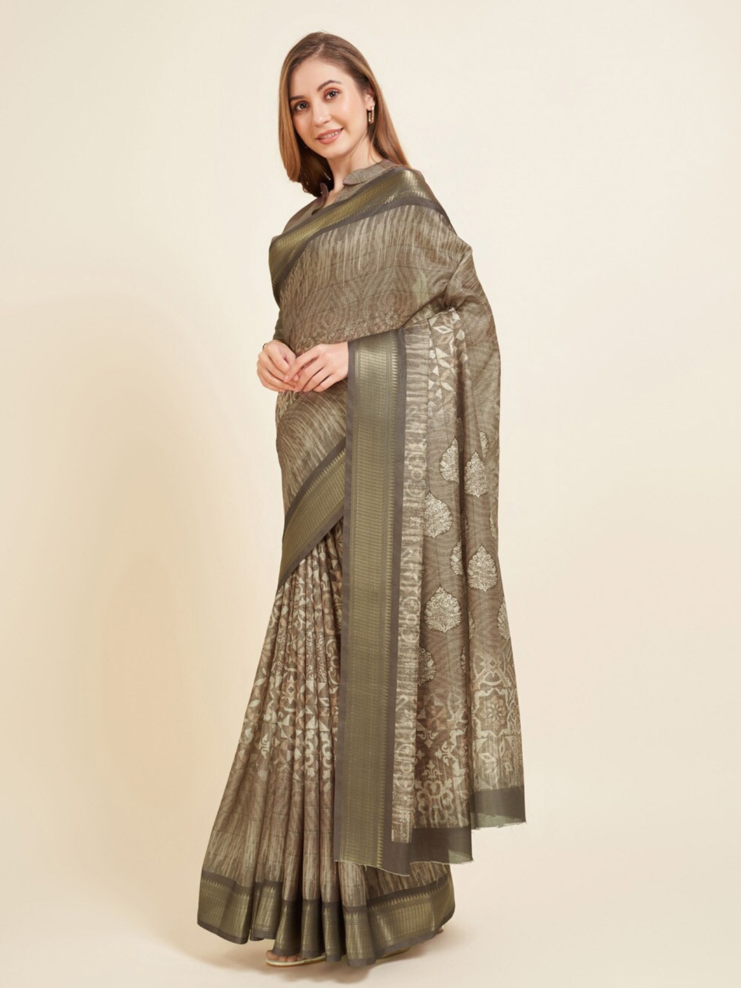 

WINKLECART Zari Ethnic Motifs Printed Saree, Brown