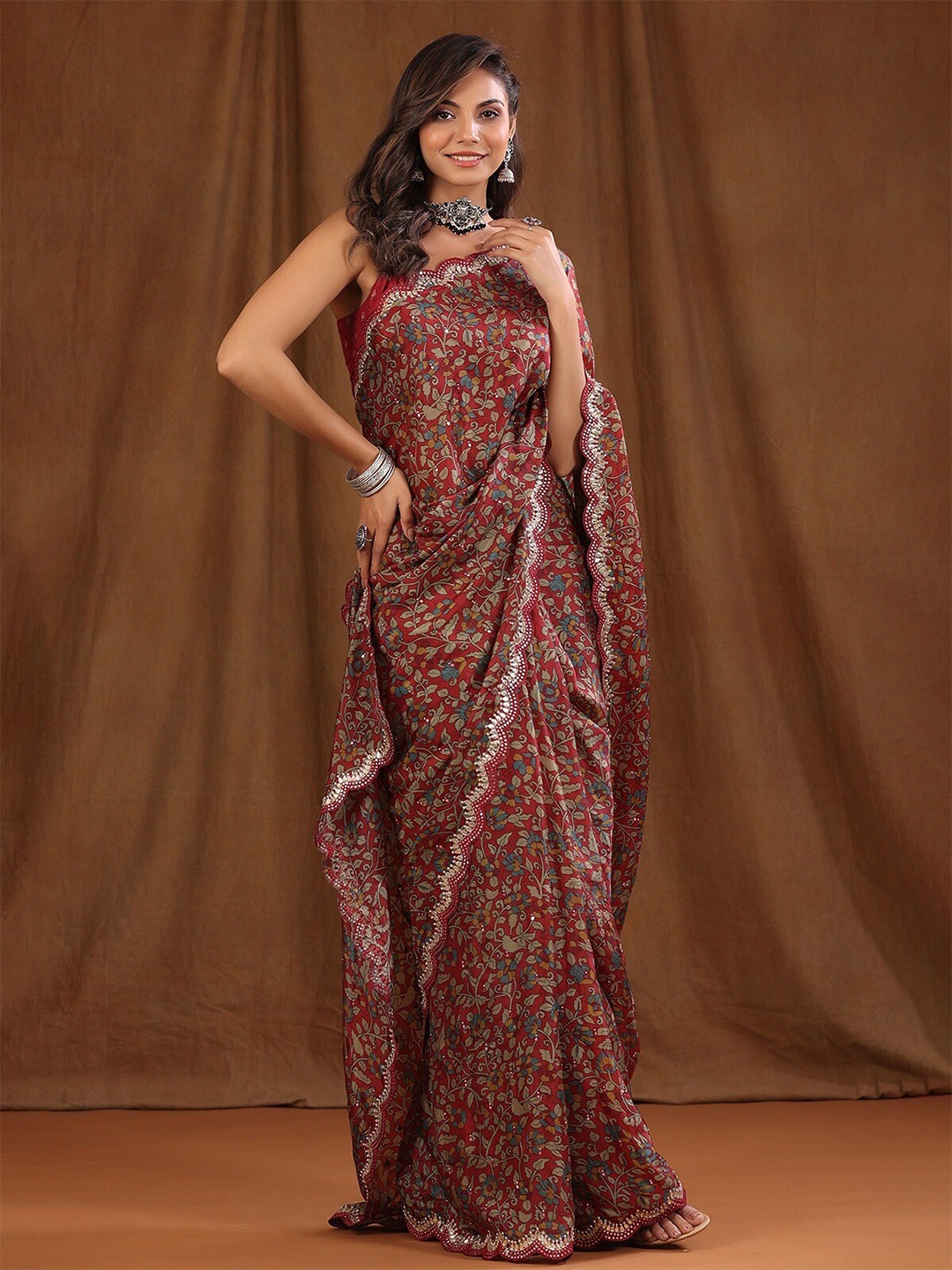 

Munir Floral Embroidered Gotta Patti Saree, Maroon