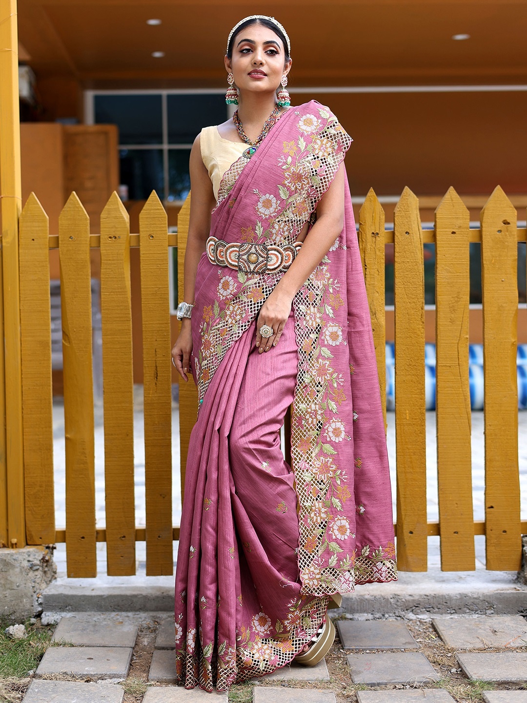 

Munir Purple & Green Ethnic Motifs Embroidered Silk Saree
