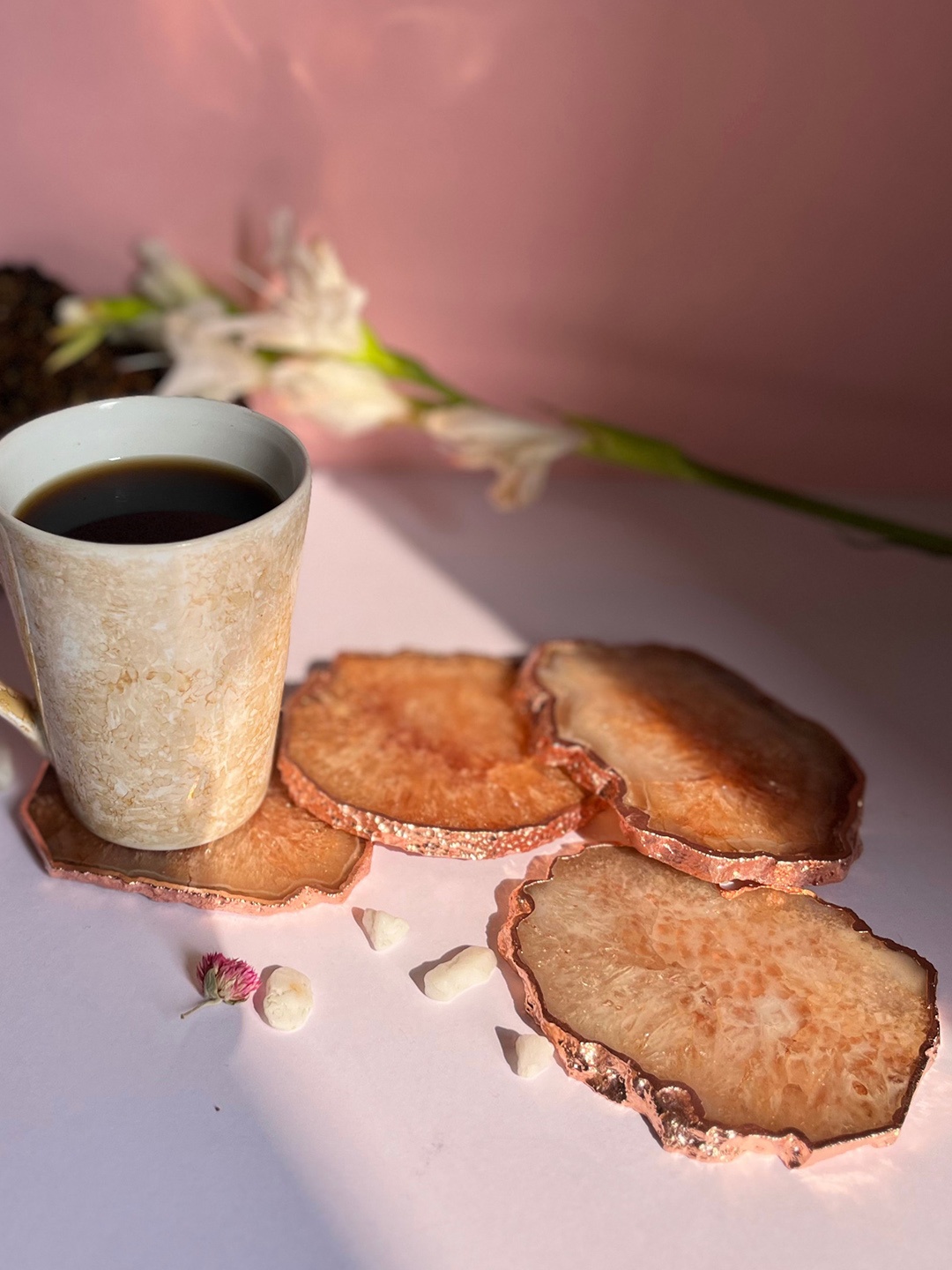 

HOMEARTE 4 Pieces Brown Abstract Shape Crystal Agate Stone Coasters