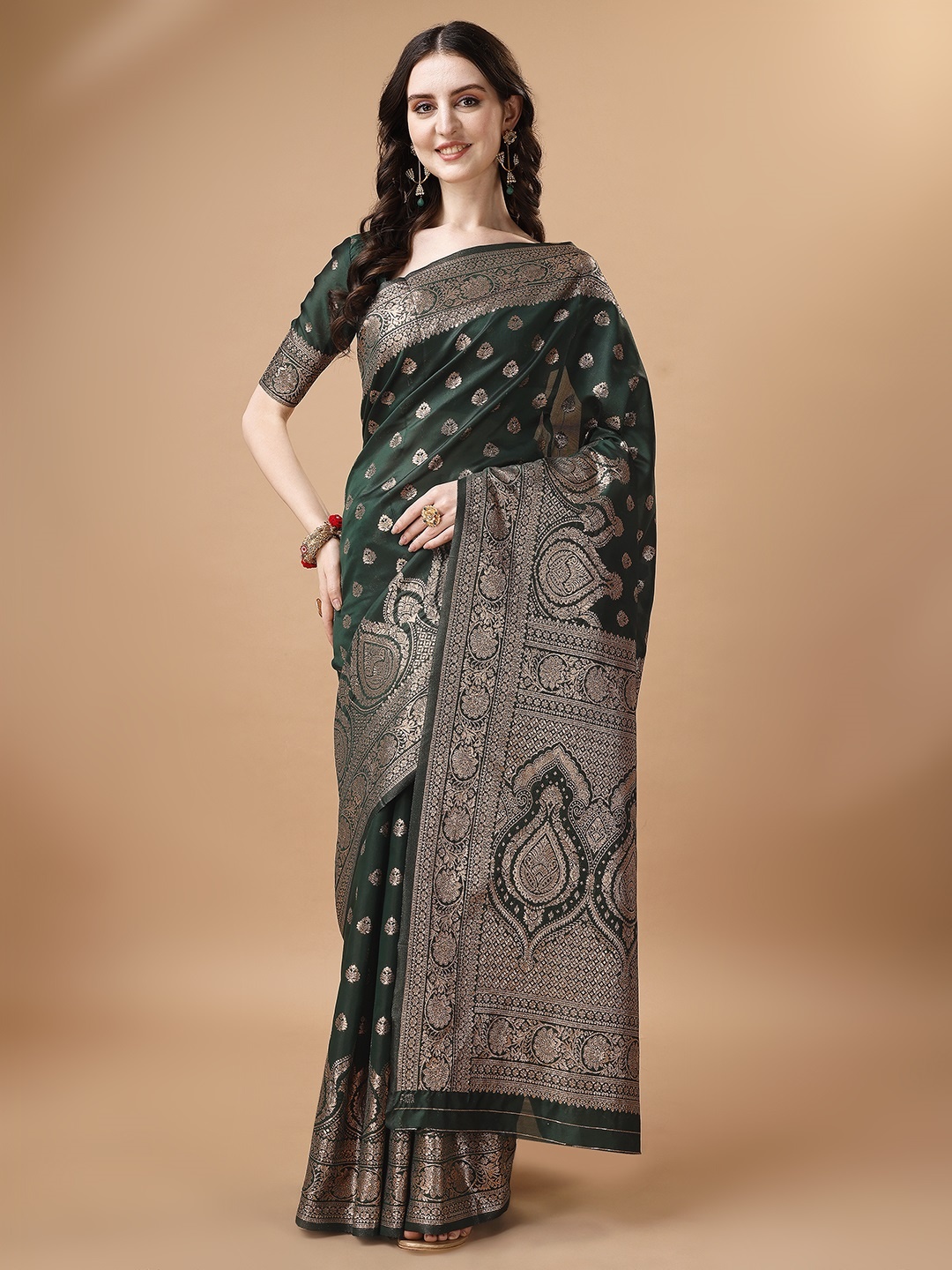 

DIVASTRI Ethnic Motif Woven Design Banarasi Zari Saree, Green