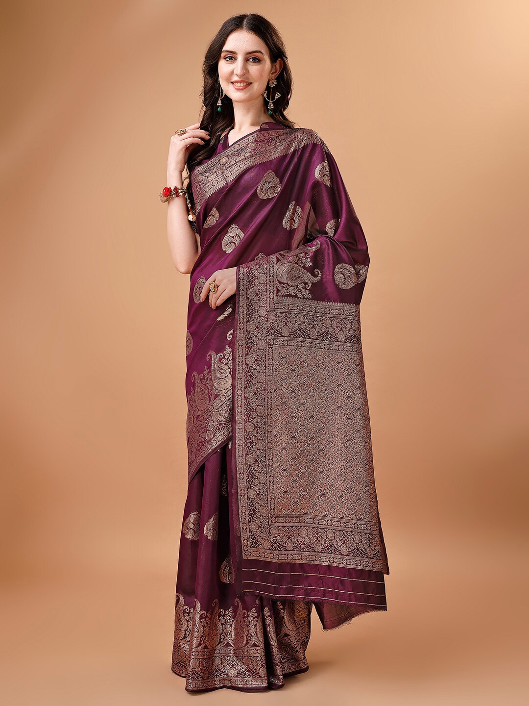 

DIVASTRI Ethnic Motifs Woven Design Zari Banarasi Saree, Burgundy