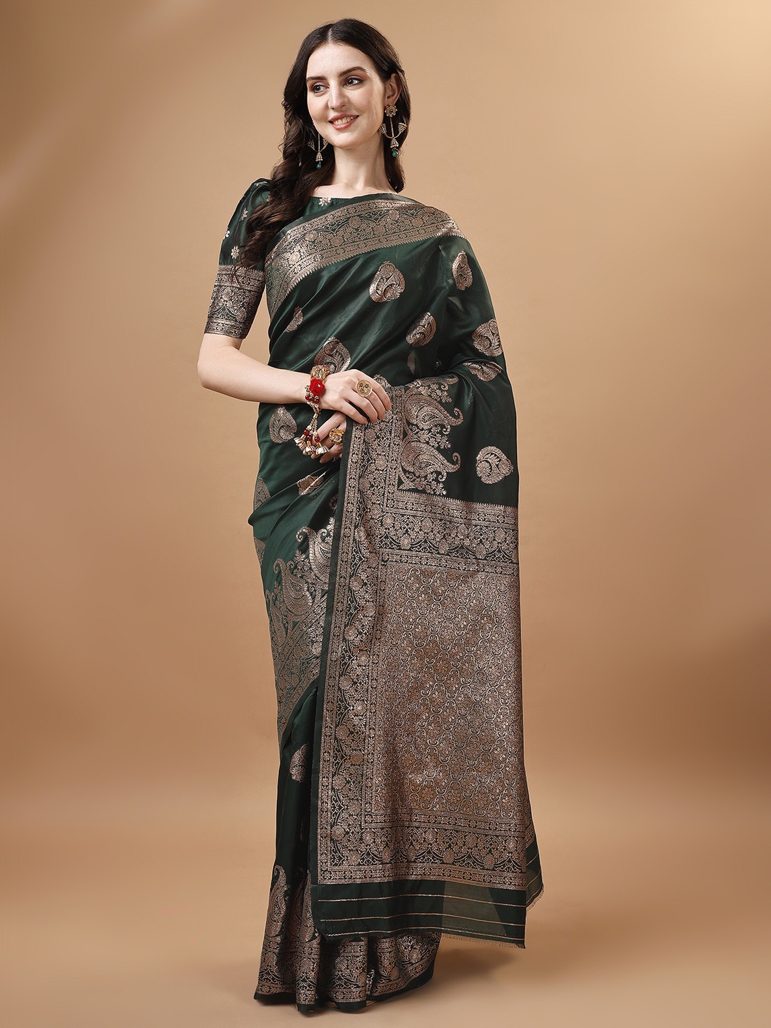 

DIVASTRI Ethnic Motif Woven Design Banarasi Zari Saree, Green