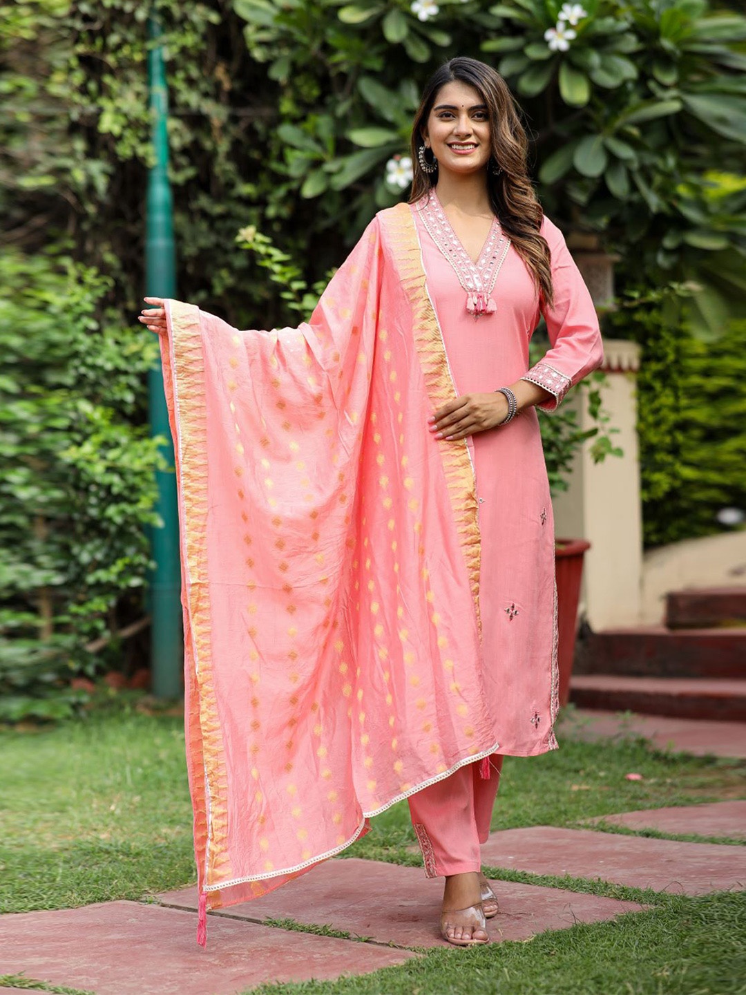 

Chandbaali Ethnic Motifs Embroidered Regular Mirror Work Kurta With Trousers & Dupatta, Pink