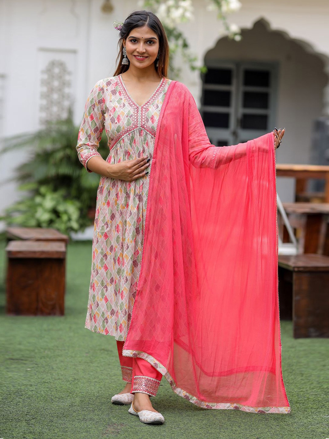 

Chandbaali Geometric Printed Empire Gotta Patti Pure Cotton Kurta With Trousers & Dupatta, Pink