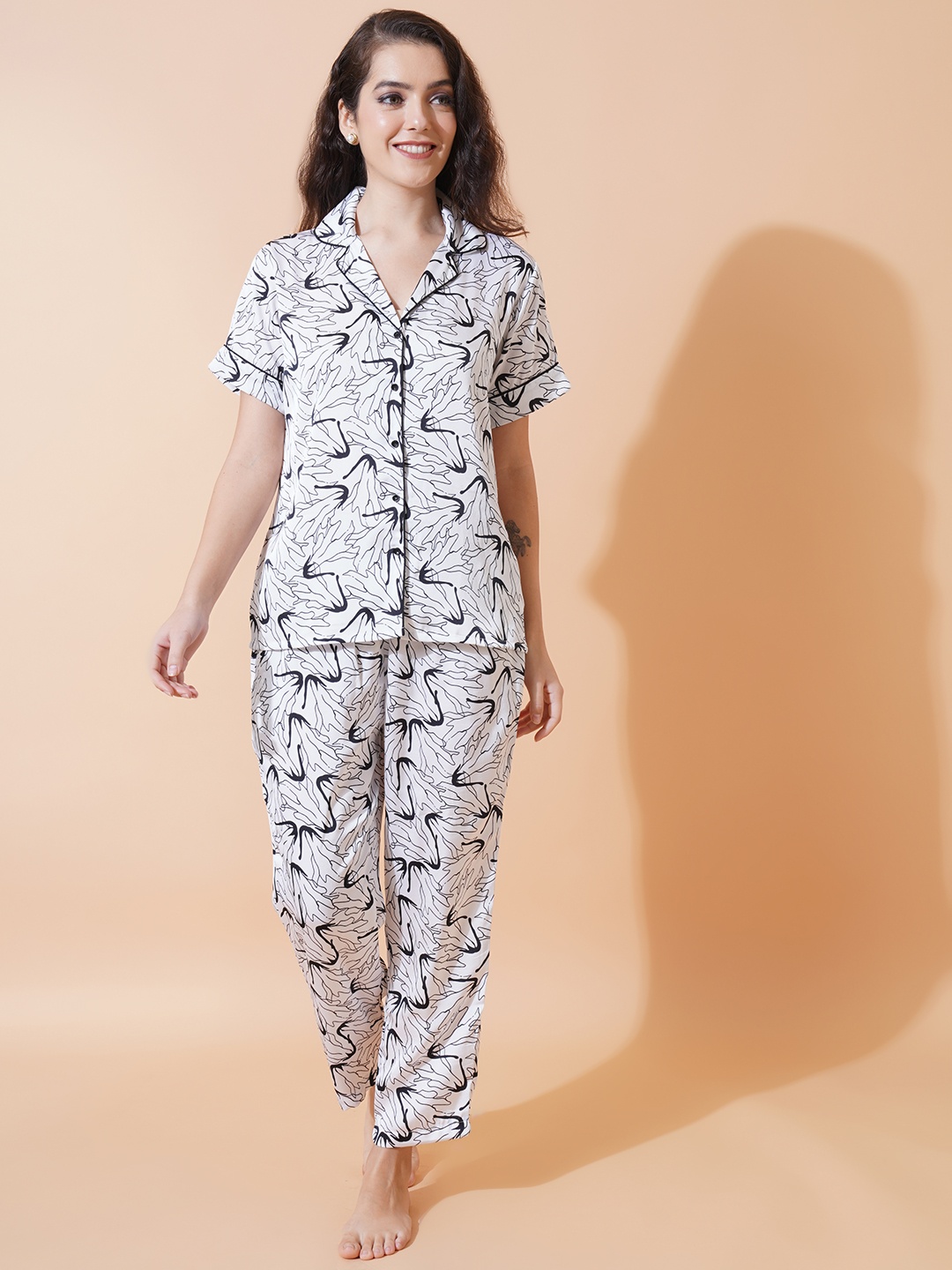 

Fbella Abstract Printed Lapel Collar Satin Night suit, White
