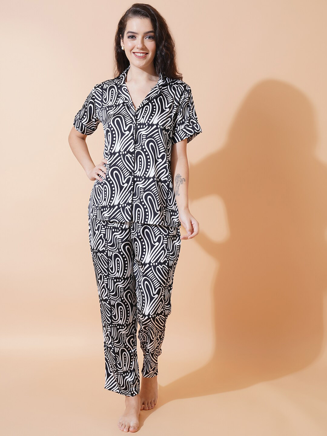

Fbella Abstract Printed Satin Night Suit, Black