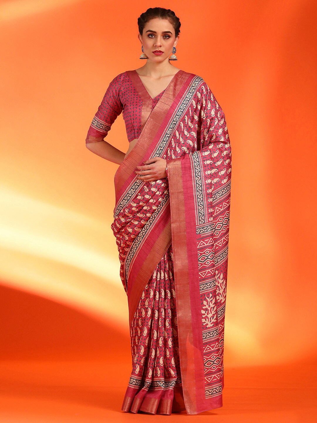 

Saree mall Paisley Printed Zari Silk Blend Dabu Sarees, Pink