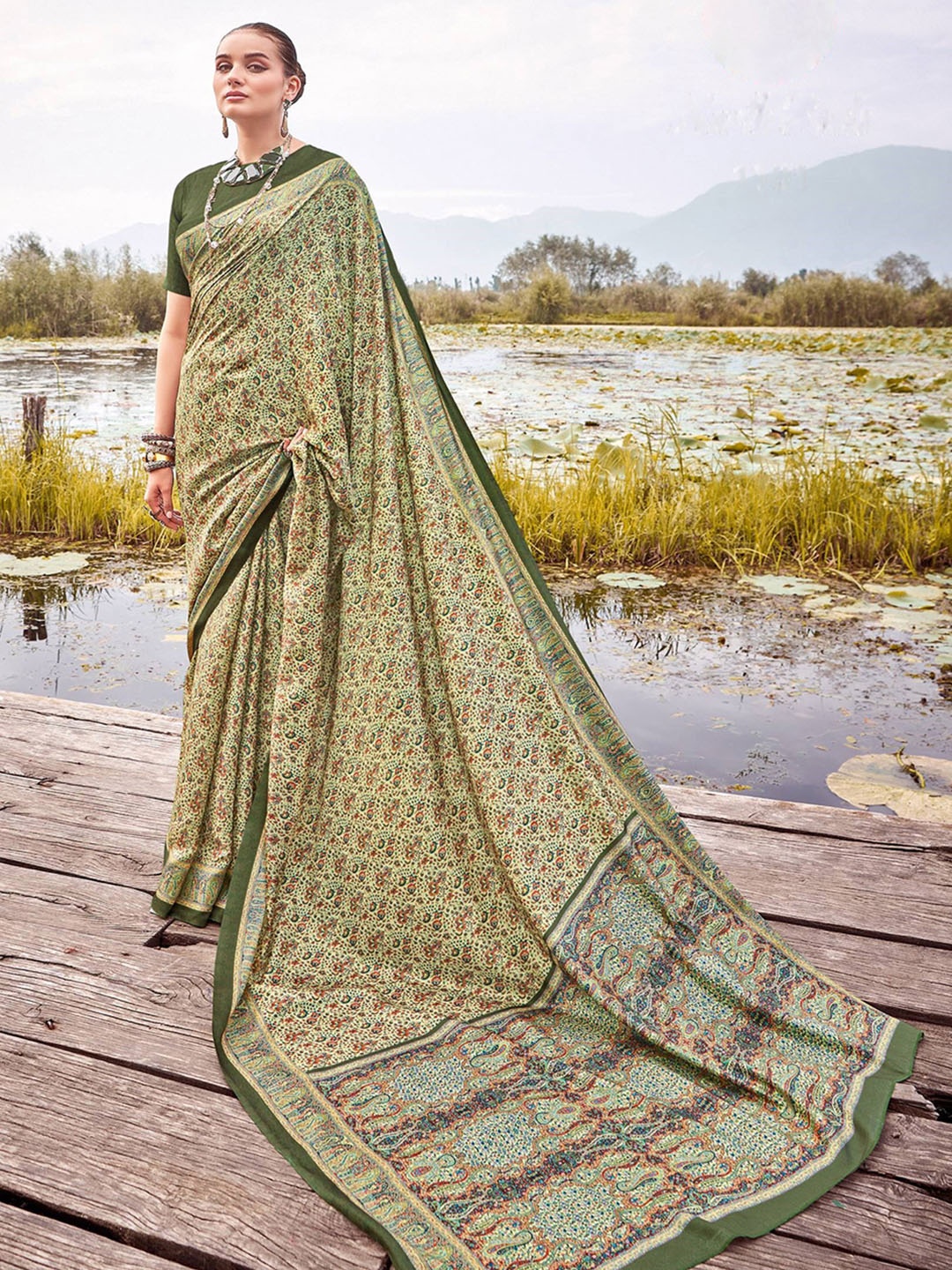 

Saree mall Floral Silk Bagru Sarees, Green
