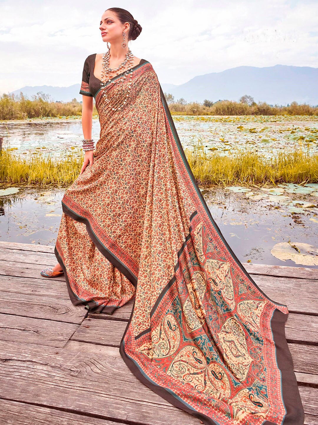 

Saree mall Paisley Printed Silk Blend Bagru Sarees, Beige