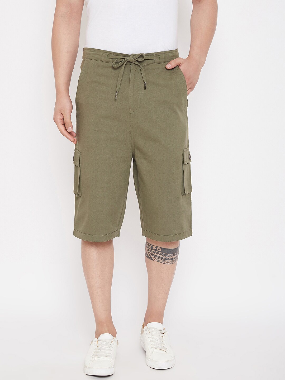 

Hypernation Men Cotton Regular Fit Cargo Shorts, Olive