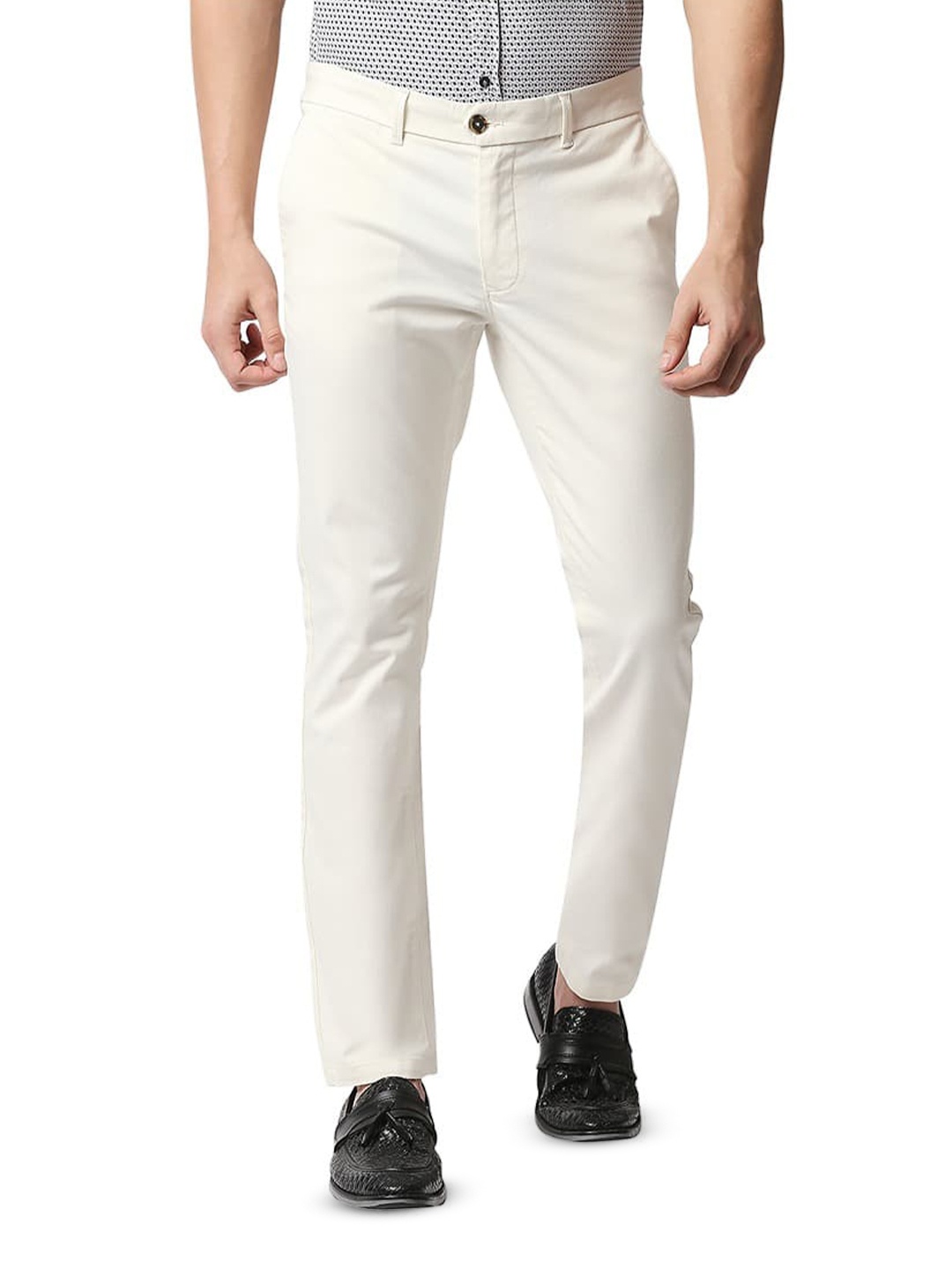 

Basics Men Mid Rise Cotton Tapered Fit Chinos Trouser, Beige