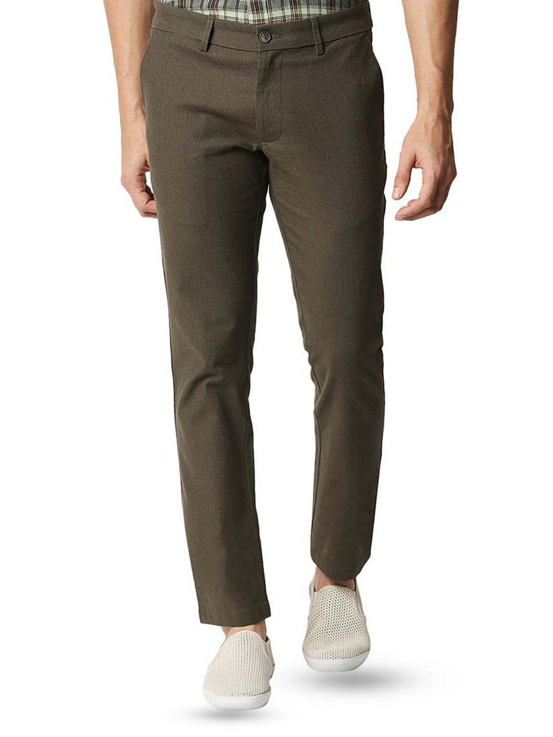 

Basics Men Tapered Fit Cotton Trousers, Green